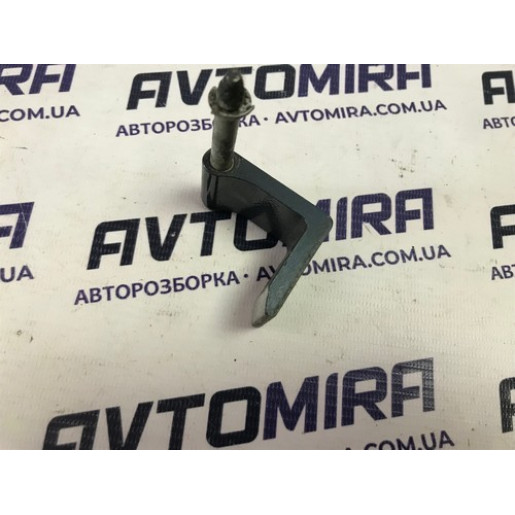 Петля кришки багажника L+R Opel Corsa D HB 5дв. 2006-2014 13182523
